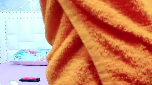 hornybarelylegalgirl online show from 04/12/26, 11:59