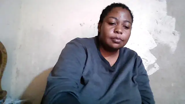 Snapshot of bustyboobs6 chatting on 09/23/25, 07:44 bustyboobs6 online show from 09/23/25, 07:44