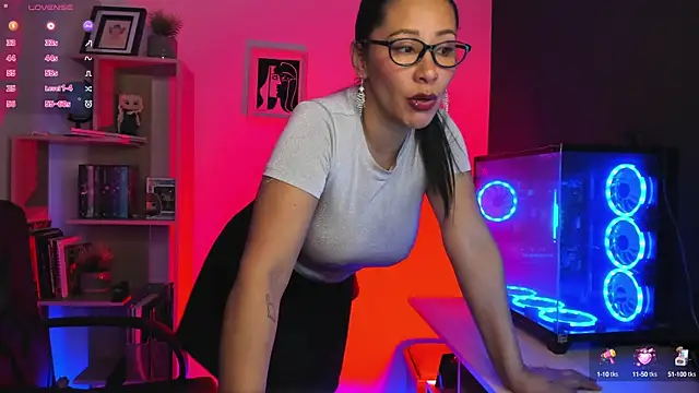 Sue Wolls online show from 01/07/25, 03:03