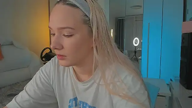 1AlexaGoddess3 online show from 01/31/25, 02:58