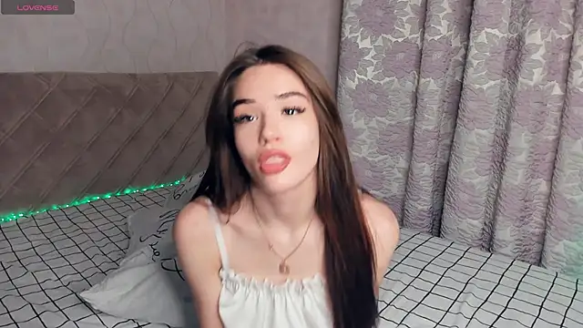 Snapshot of BlissDodd chatting on 03/06/25, 06:16 BlissDodd online show from 03/06/25, 06:16