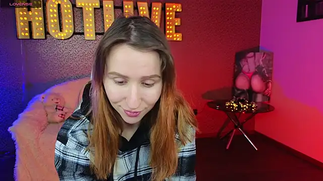 Snapshot of AliceBYKiss chatting on 12/09/24, 12:19 AliceBYKiss online show from 12/09/24, 12:19