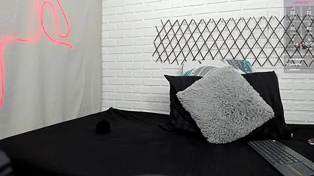 Snapshot of Julieta_333 chatting on 02/02/25, 02:56 Julieta 333 online show from 02/02/25, 02:56