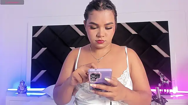 Snapshot of Carolina_Evanss chatting on 07/22/26, 04:15 Carolina Evanss online show from 07/22/26, 04:15