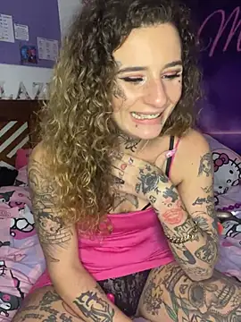 BlazyKitsune- online show from 01/02/25, 06:01