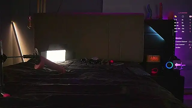 samuel boy tatoo online show from 11/29/25, 05:32