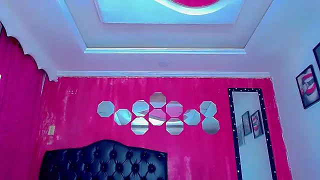 TiffanyMackensyy online show from 12/16/25, 07:52