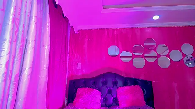 TiffanyMackensyy online show from 03/19/26, 01:53