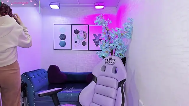 Theia moon online show from 02/02/26, 01:21