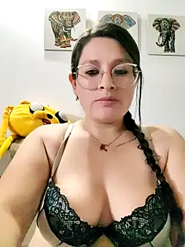 Snapshot of Neve_Collins chatting on 01/21/25, 08:52 Neve Collins online show from 01/21/25, 08:52