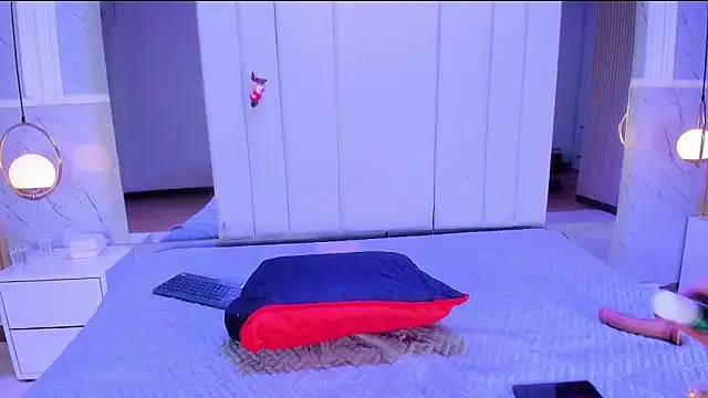 Parismorelli1 online show from 12/22/25, 07:27