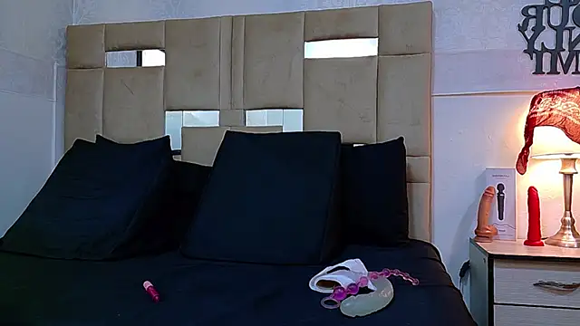 Queenjenn   online show from 03/29/26, 08:09