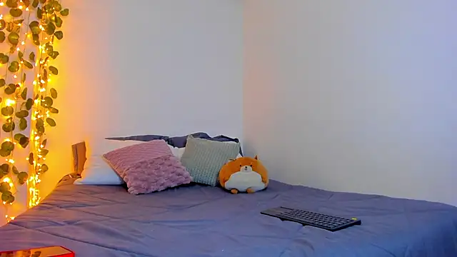 Snapshot of emillyhills chatting on 01/31/25, 07:50 emillyhills online show from 01/31/25, 07:50