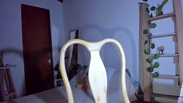 Snapshot of emillyhills chatting on 02/08/26, 10:18 emillyhills online show from 02/08/26, 10:18