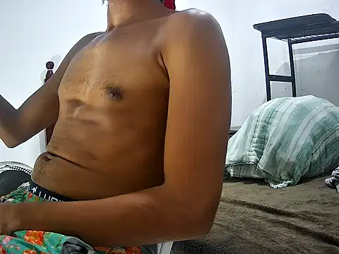 SkinnyLatinMan online show from 11/01/25, 02:13