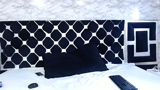 Candy Bony online show from 01/11/25, 07:27