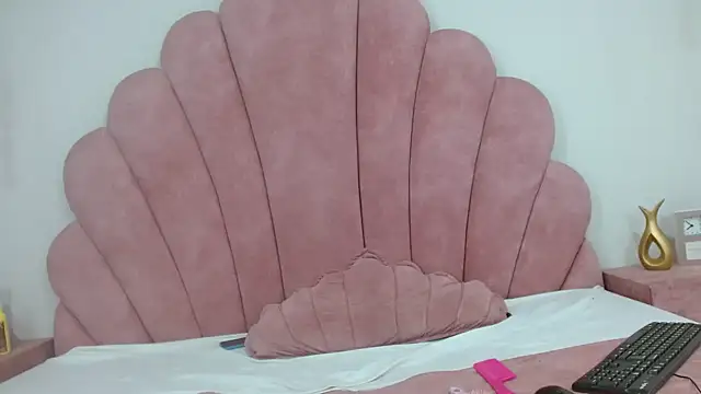 Candy Bony online show from 02/08/25, 08:32