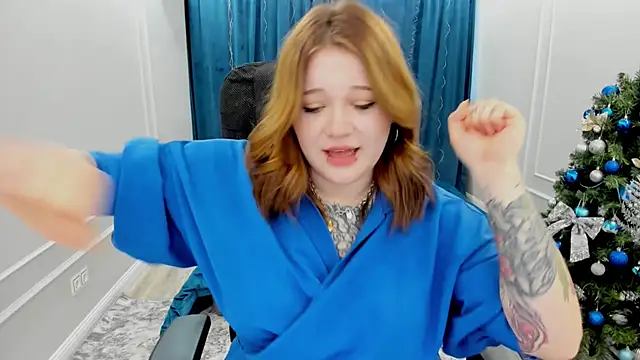 Snapshot of MoonLghte chatting on 01/08/25, 12:37 MoonLghte online show from 01/08/25, 12:37