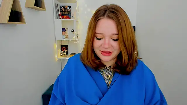 Snapshot of MoonLghte chatting on 01/12/25, 07:53 MoonLghte online show from 01/12/25, 07:53