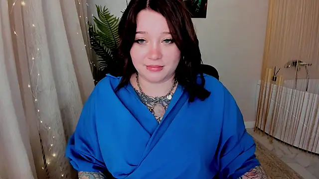 Snapshot of MoonLghte chatting on 03/13/25, 01:43 MoonLghte online show from 03/13/25, 01:43