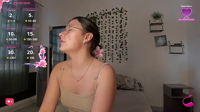 Noellesable online show from 09/13/25, 05:24