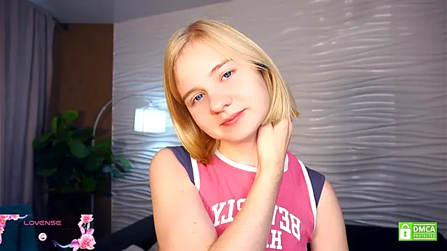 OdelinaFicken online show from 10/30/25, 06:48