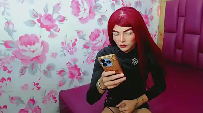 Snapshot of Luna_and_valery chatting on 01/15/25, 11:19 Luna and valery online show from 01/15/25, 11:19