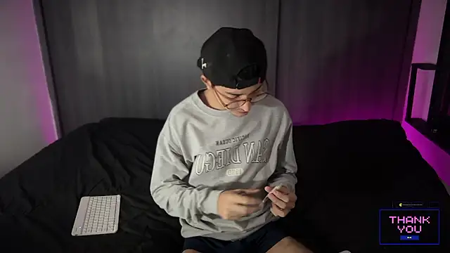 Snapshot of khonsu_s chatting on 12/02/24, 11:40 khonsu s online show from 12/02/24, 11:40