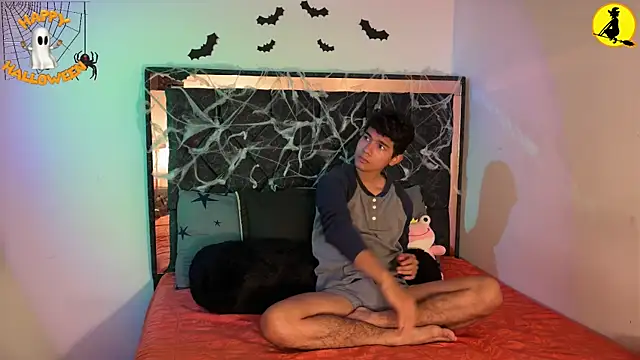 Snapshot of khonsu_s chatting on 10/20/25, 02:28 khonsu s online show from 10/20/25, 02:28