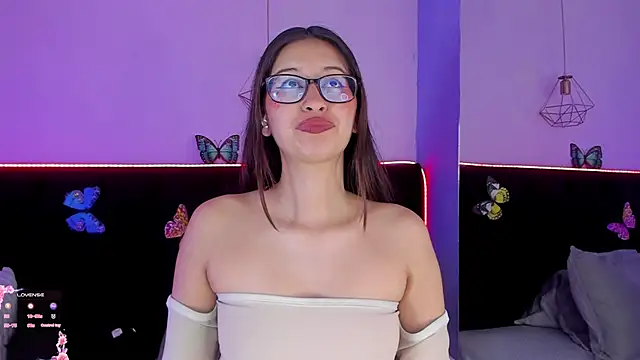 Snapshot of Anastasia_Whitee chatting on 02/26/26, 04:00 Anastasia Whitee online show from 02/26/26, 04:00