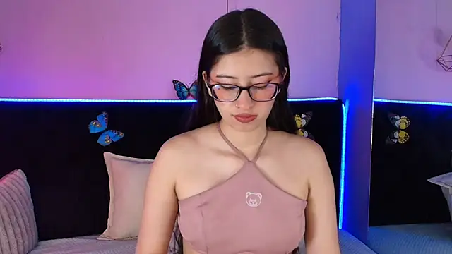 Snapshot of Anastasia_Whitee chatting on 04/26/26, 02:04 Anastasia Whitee online show from 04/26/26, 02:04