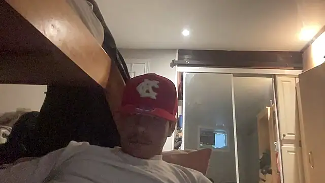 Snapshot of johnycash21 chatting on 04/16/26, 10:45 johnycash21 online show from 04/16/26, 10:45