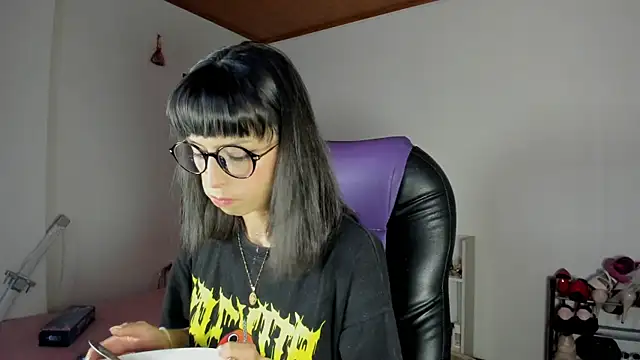 Snapshot of aiko_mori chatting on 09/08/25, 08:19 aiko mori online show from 09/08/25, 08:19