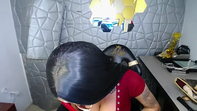 Tiffanny online show from 03/05/25, 03:40