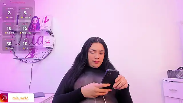 mia johns  online show from 10/25/25, 05:26