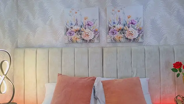 MeganCruzGB online show from 12/22/25, 12:35