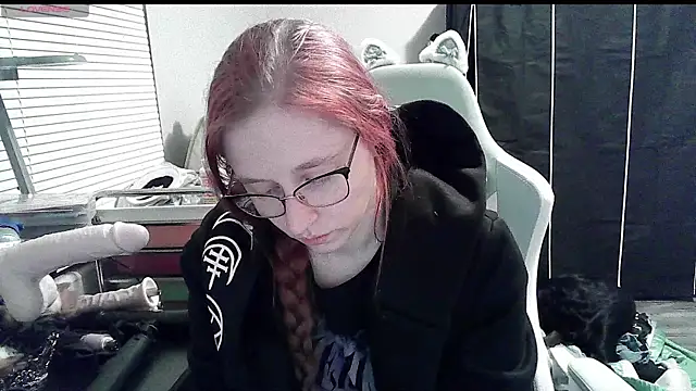 Snapshot of LilyFoxxx chatting on 01/17/25, 05:00 LilyFoxxx online show from 01/17/25, 05:00