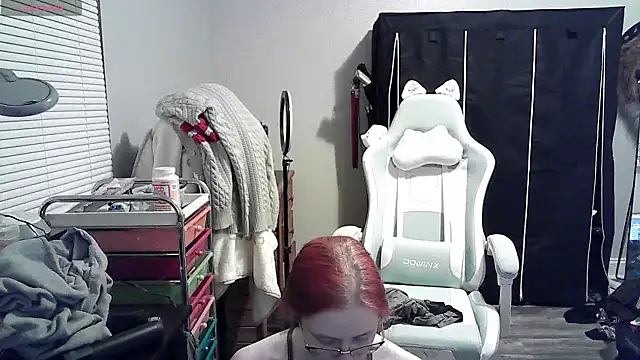 Snapshot of LilyFoxxx chatting on 01/19/25, 07:15 LilyFoxxx online show from 01/19/25, 07:15