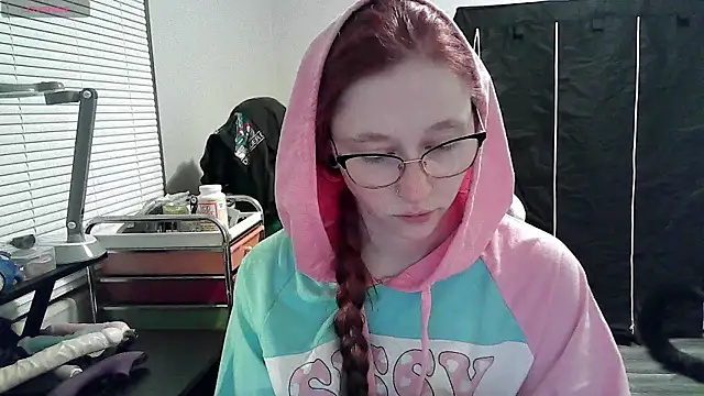 Snapshot of LilyFoxxx chatting on 01/25/25, 04:23 LilyFoxxx online show from 01/25/25, 04:23