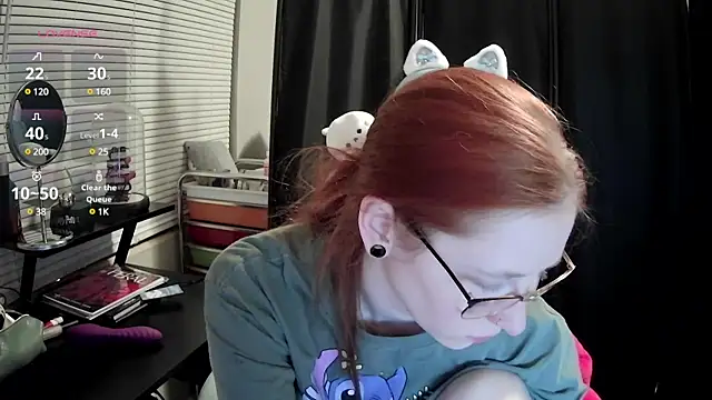 Snapshot of LilyFoxxx chatting on 02/24/25, 03:55 LilyFoxxx online show from 02/24/25, 03:55