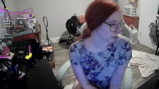 Snapshot of LilyFoxxx chatting on 09/12/25, 03:17 LilyFoxxx online show from 09/12/25, 03:17