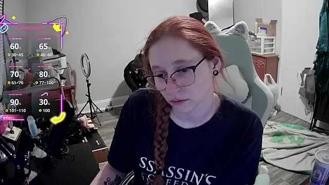 Snapshot of LilyFoxxx chatting on 09/26/25, 03:32 LilyFoxxx online show from 09/26/25, 03:32