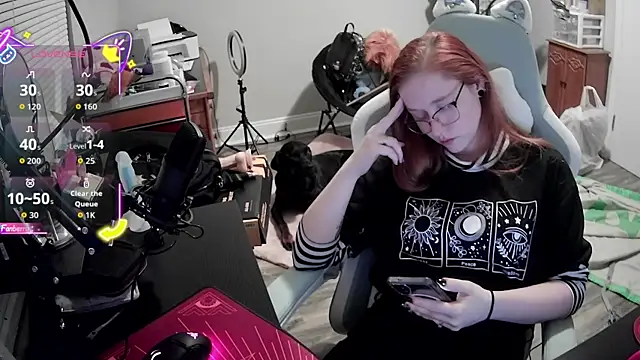 Snapshot of LilyFoxxx chatting on 09/28/25, 06:30 LilyFoxxx online show from 09/28/25, 06:30