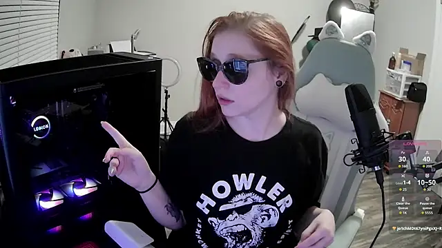 Snapshot of LilyFoxxx chatting on 10/22/25, 03:18 LilyFoxxx online show from 10/22/25, 03:18