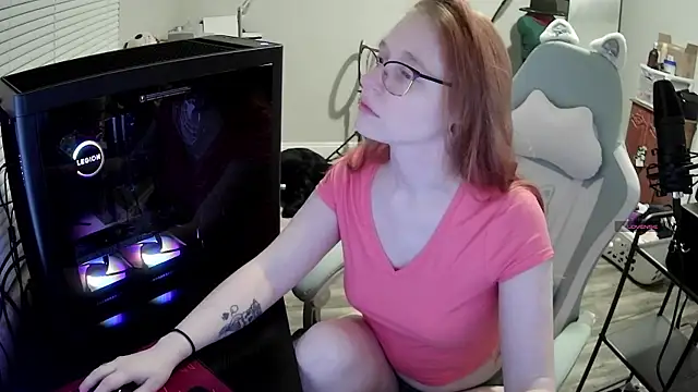 Snapshot of LilyFoxxx chatting on 11/07/25, 04:23 LilyFoxxx online show from 11/07/25, 04:23