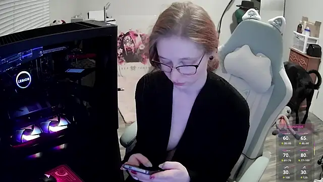 Snapshot of LilyFoxxx chatting on 12/14/25, 06:19 LilyFoxxx online show from 12/14/25, 06:19