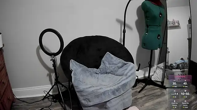 Snapshot of LilyFoxxx chatting on 01/10/26, 06:59 LilyFoxxx online show from 01/10/26, 06:59