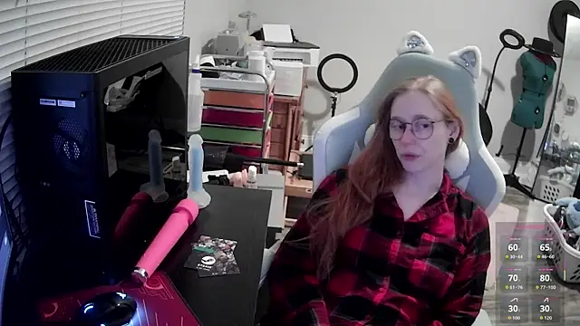 Snapshot of LilyFoxxx chatting on 01/19/26, 06:17 LilyFoxxx online show from 01/19/26, 06:17