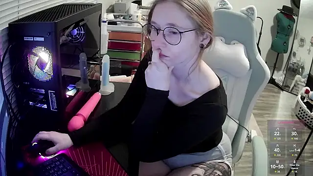 Snapshot of LilyFoxxx chatting on 02/02/26, 06:12 LilyFoxxx online show from 02/02/26, 06:12