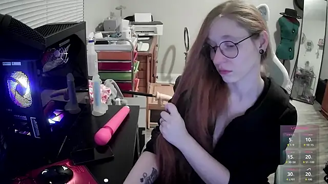 Snapshot of LilyFoxxx chatting on 02/09/26, 06:17 LilyFoxxx online show from 02/09/26, 06:17